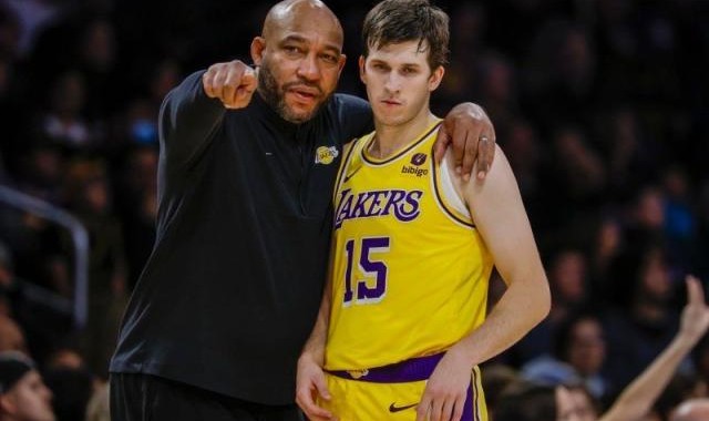 九游-16战11负哈姆帅位无忧 湖人引援目光投向老鹰穆雷