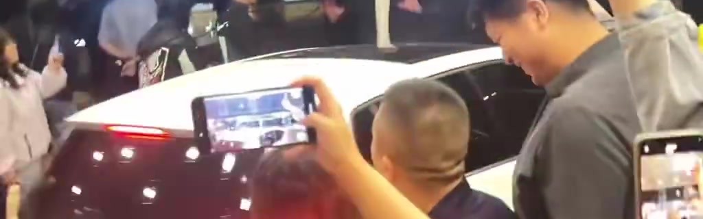 九游娱乐-有温度！潘江赛后向远征北京客场的山西球迷深深鞠了一躬