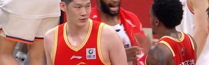 电子游戏-离谱！某记者挖坑提问禁忌问题，卢伟识破陷阱愤怒离场送上眼神杀|上海男篮|王哲林|张镇麟|球队|裁判_新浪体育_新浪新闻